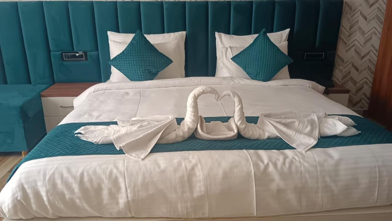 Hotel Golden Peacock Haridwar Ngoại thất bức ảnh